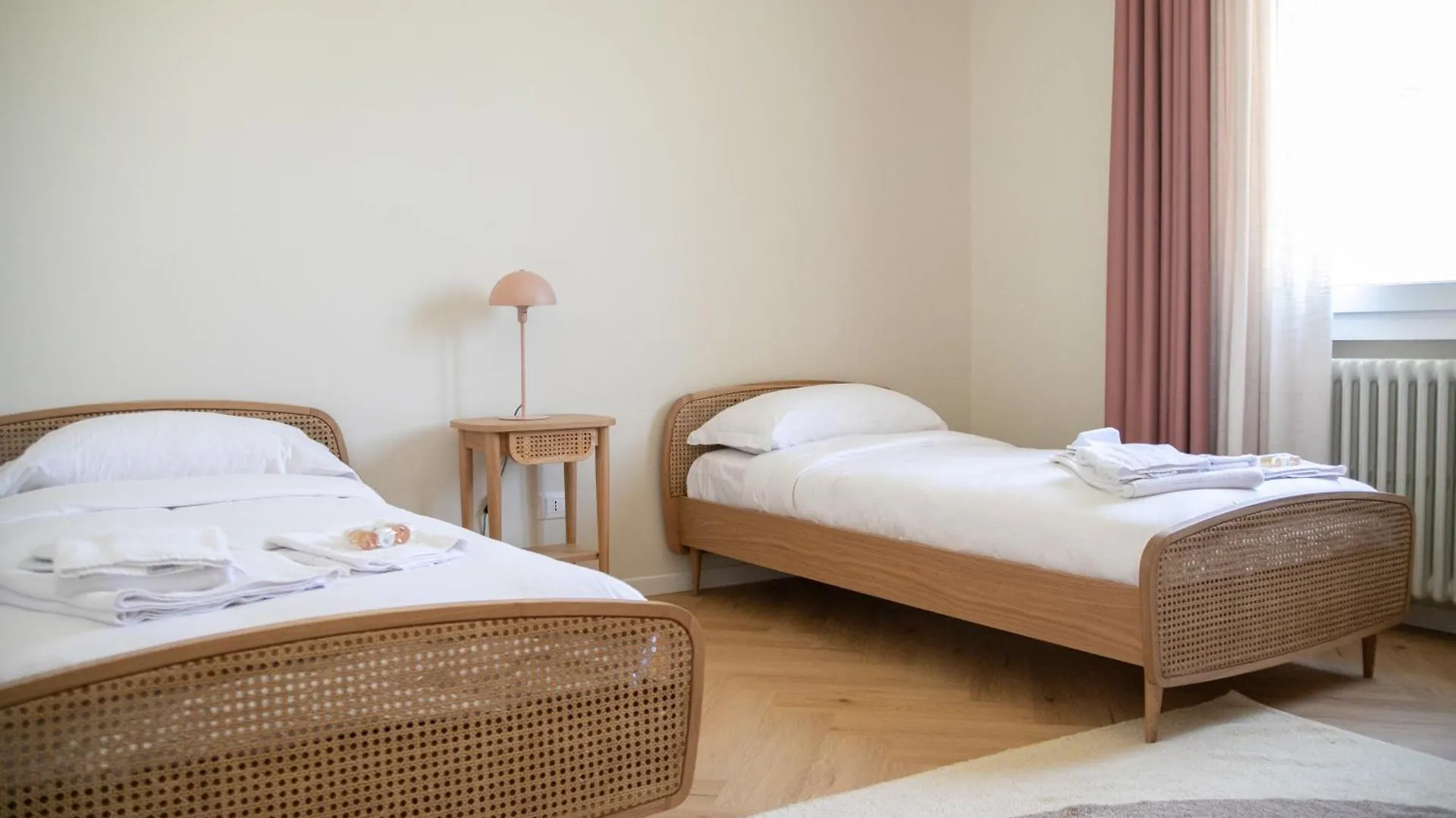Happy Guest Apartments - Mariam'S Apartment 里瓦迪索尔托 0*,  意大利